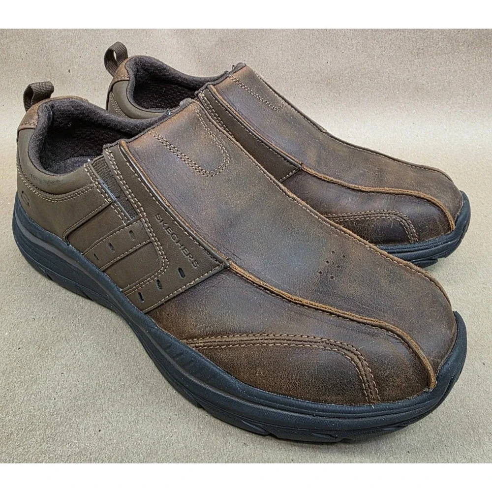 Skechers preowned low